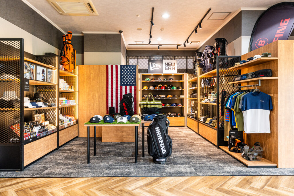 ホワイトデーのゴルフギフトにおすすめのアイテムが並ぶプロショップ